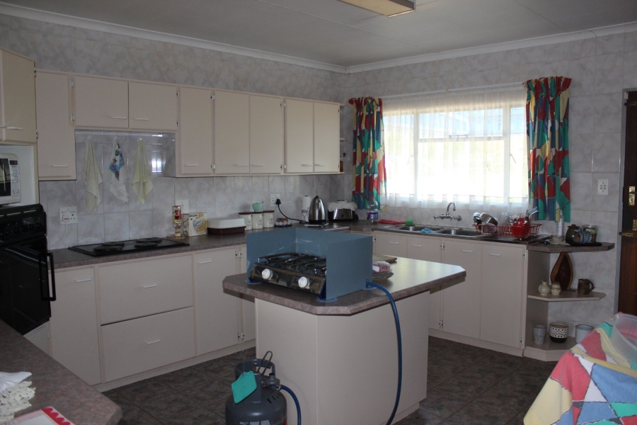 5 Bedroom Property for Sale in Deneysville Free State